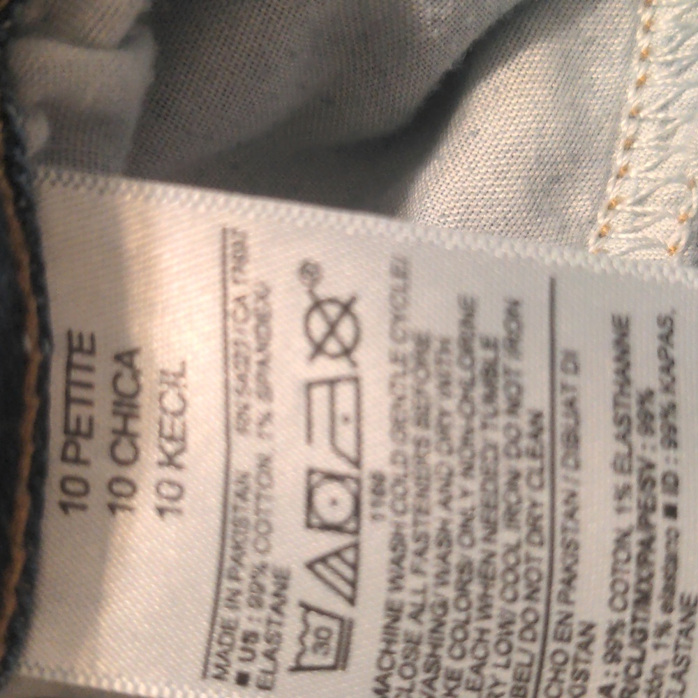 Old Navy Light Blue Frayed Hem High Rise Denim Jeans. Size 10 P - Picture 7 of 8